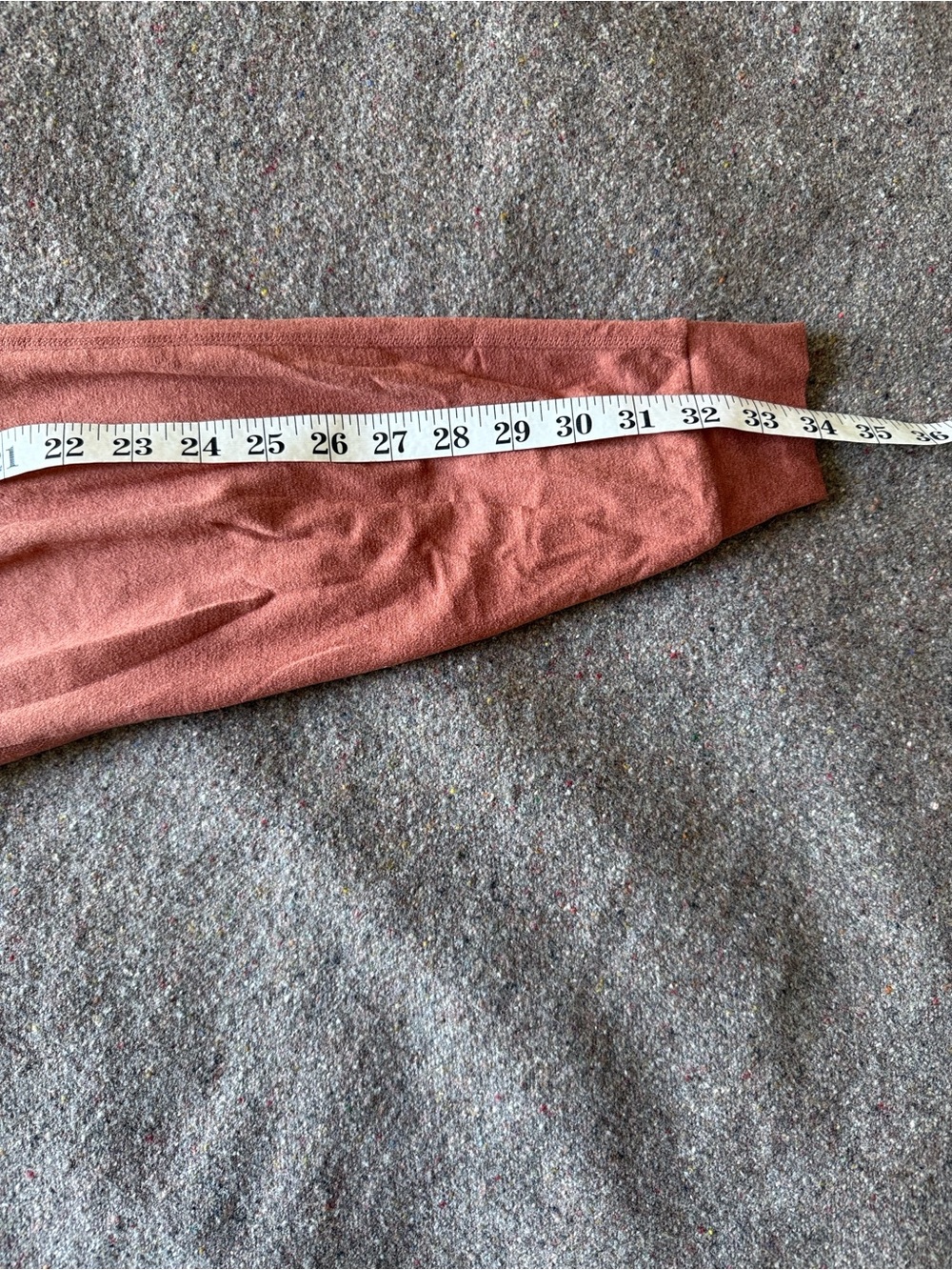 Vuori Performance Joggers in Rust/Burnt Orange Color (Size Small) - Picture 8 of 9